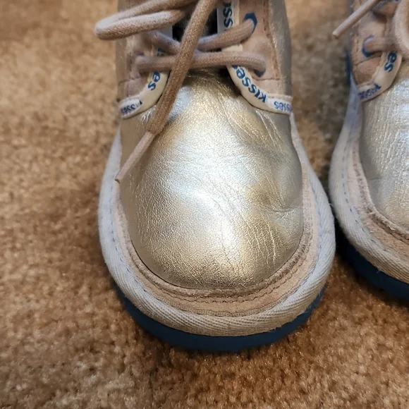 UGG Kids Kisses Neumel Zipper Boots - Picture 3 of 12